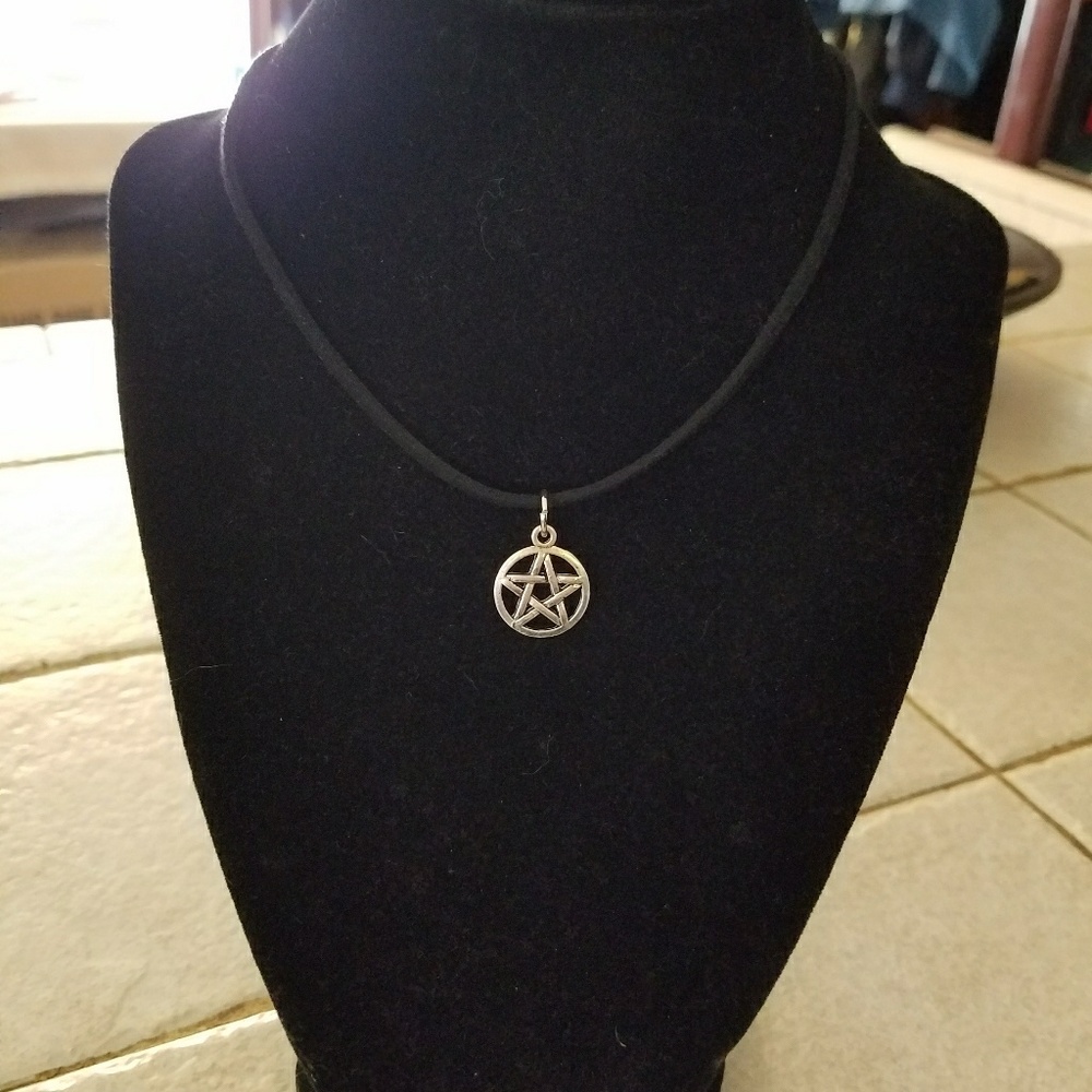Pentagram choker